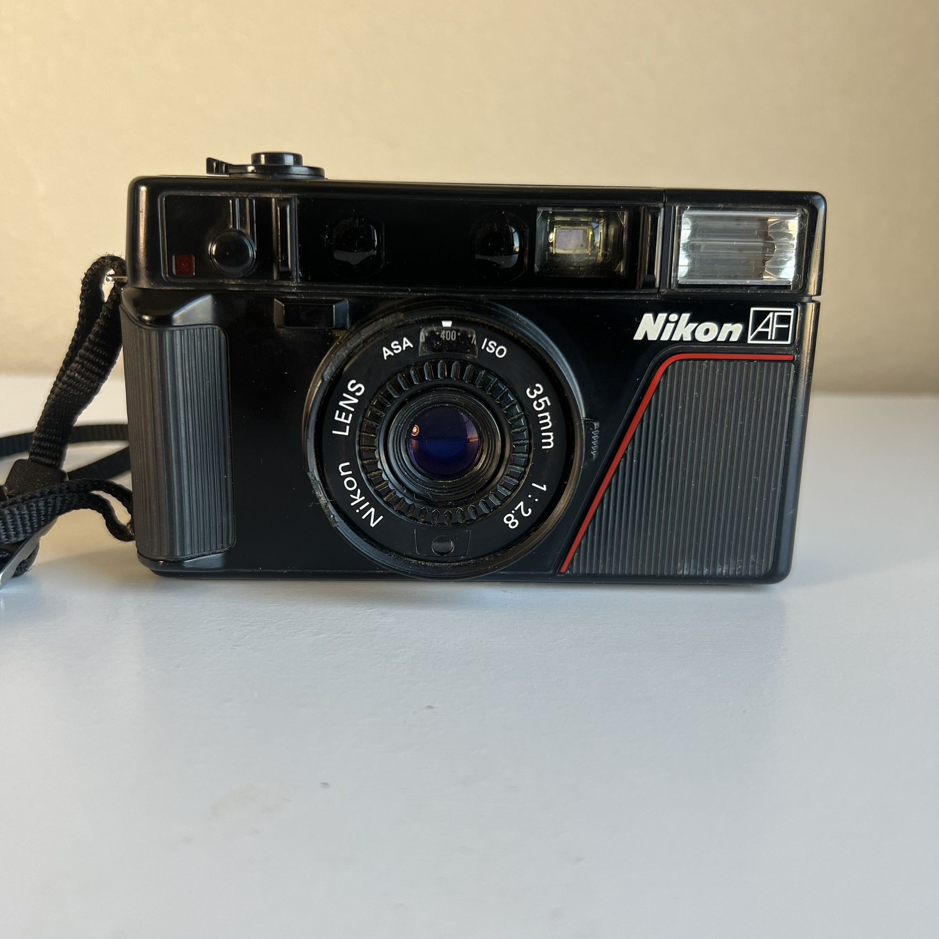 Nikon L35AF Point and Shoot Camera - Film Camera - Works - Test Pictures included