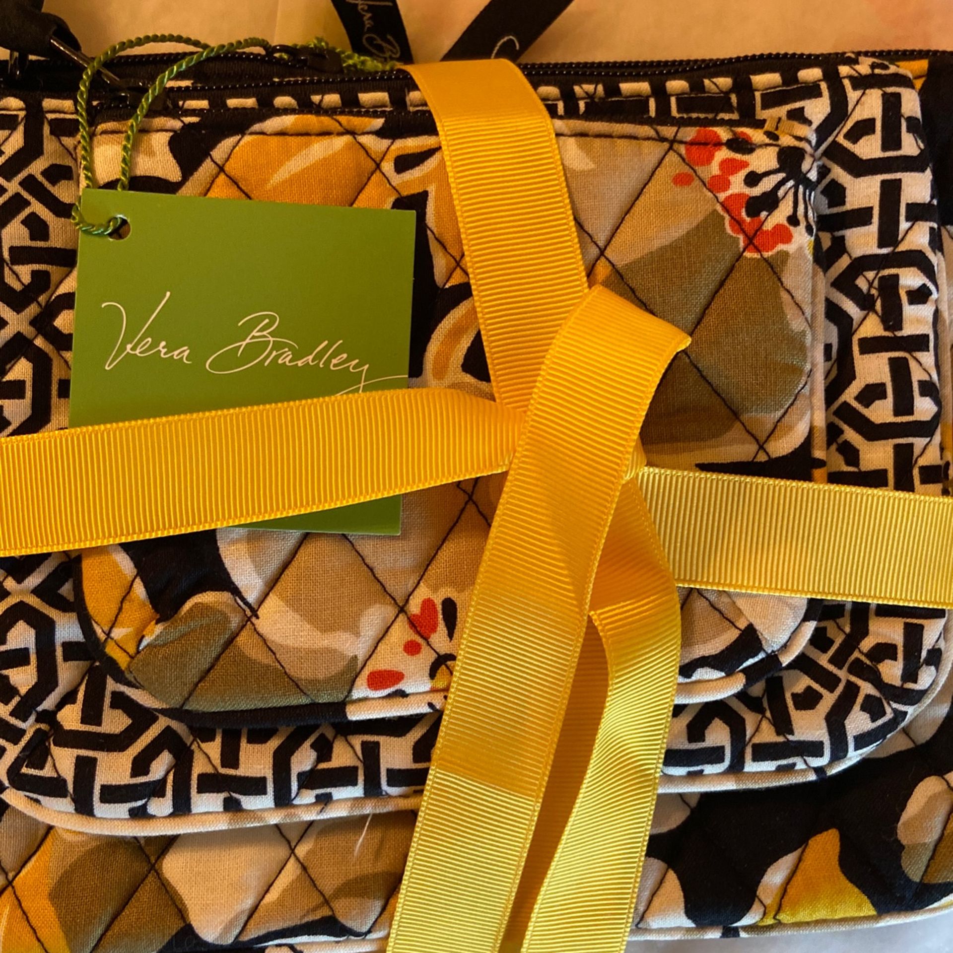 Vera Bradley Trio Dogwood Pattern New!