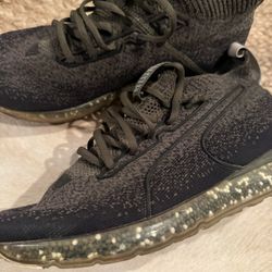 Puma Men’s NRGY Running Shoes – Black/Gray – Size 9