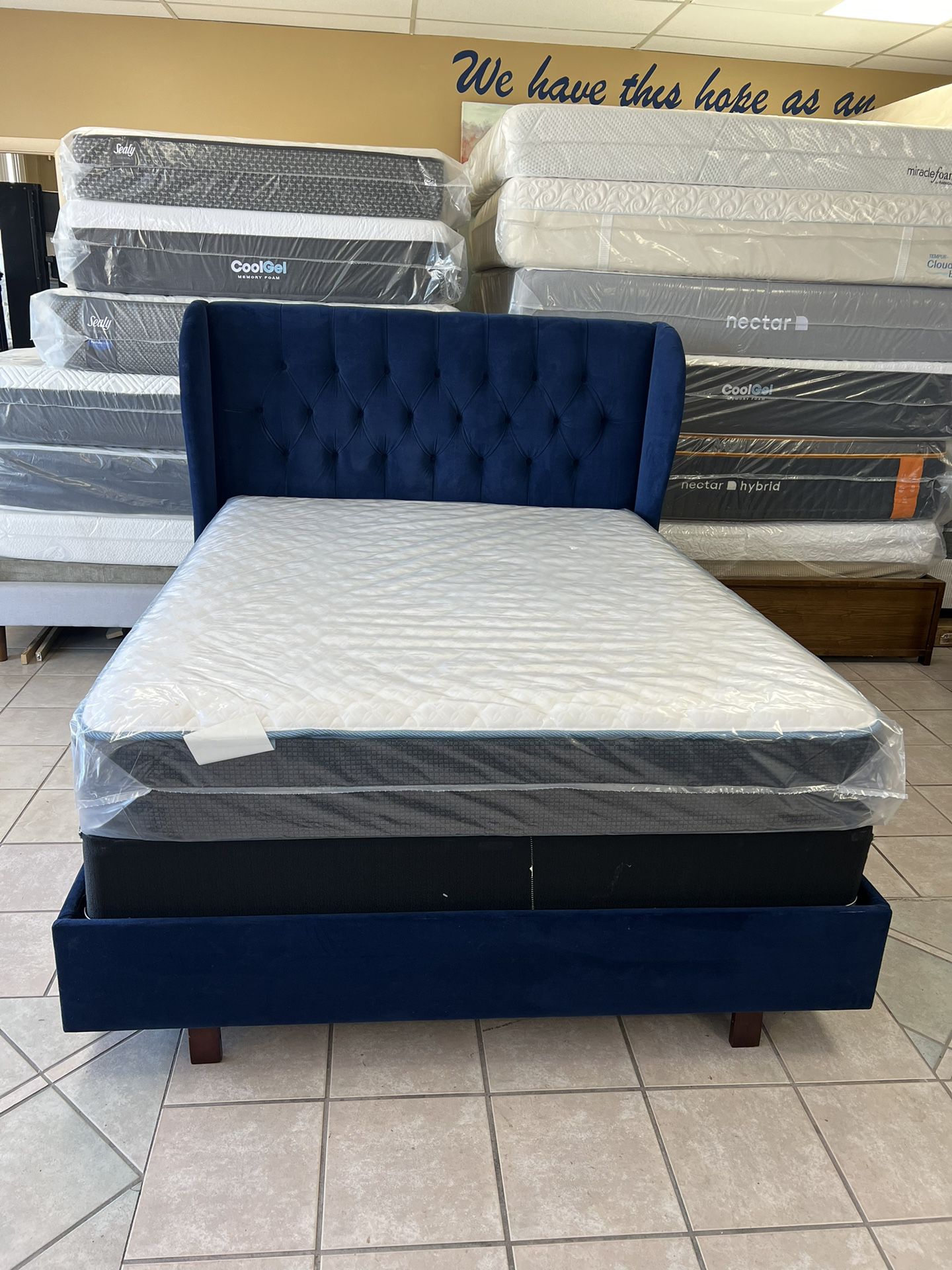Queen Size Bed Mattress, And Boxspring Included🚛🚛 Free Delivery🚛🚛