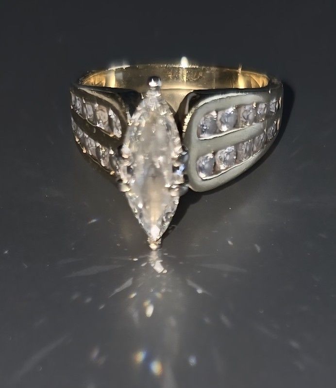 14K GOLD NATURAL DIAMOND WEDDING RING