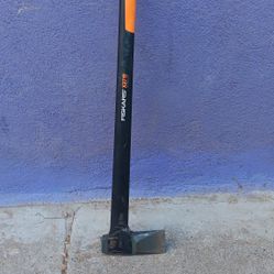 Fiskars X27 Axe