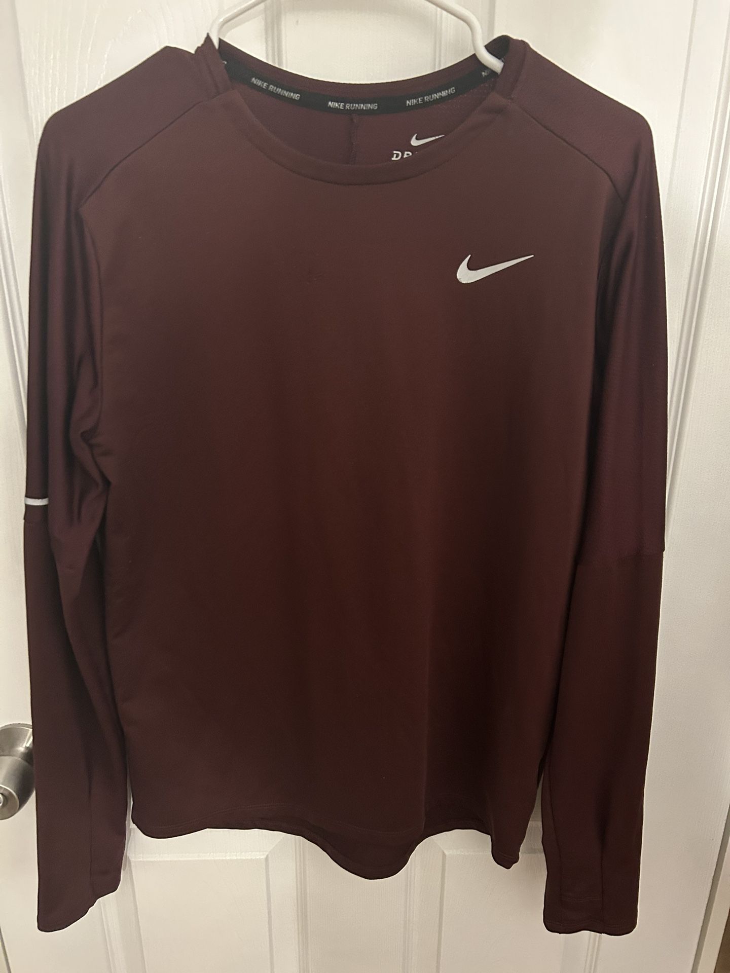 Selling a Running Long Sleeve Shirt From Nike