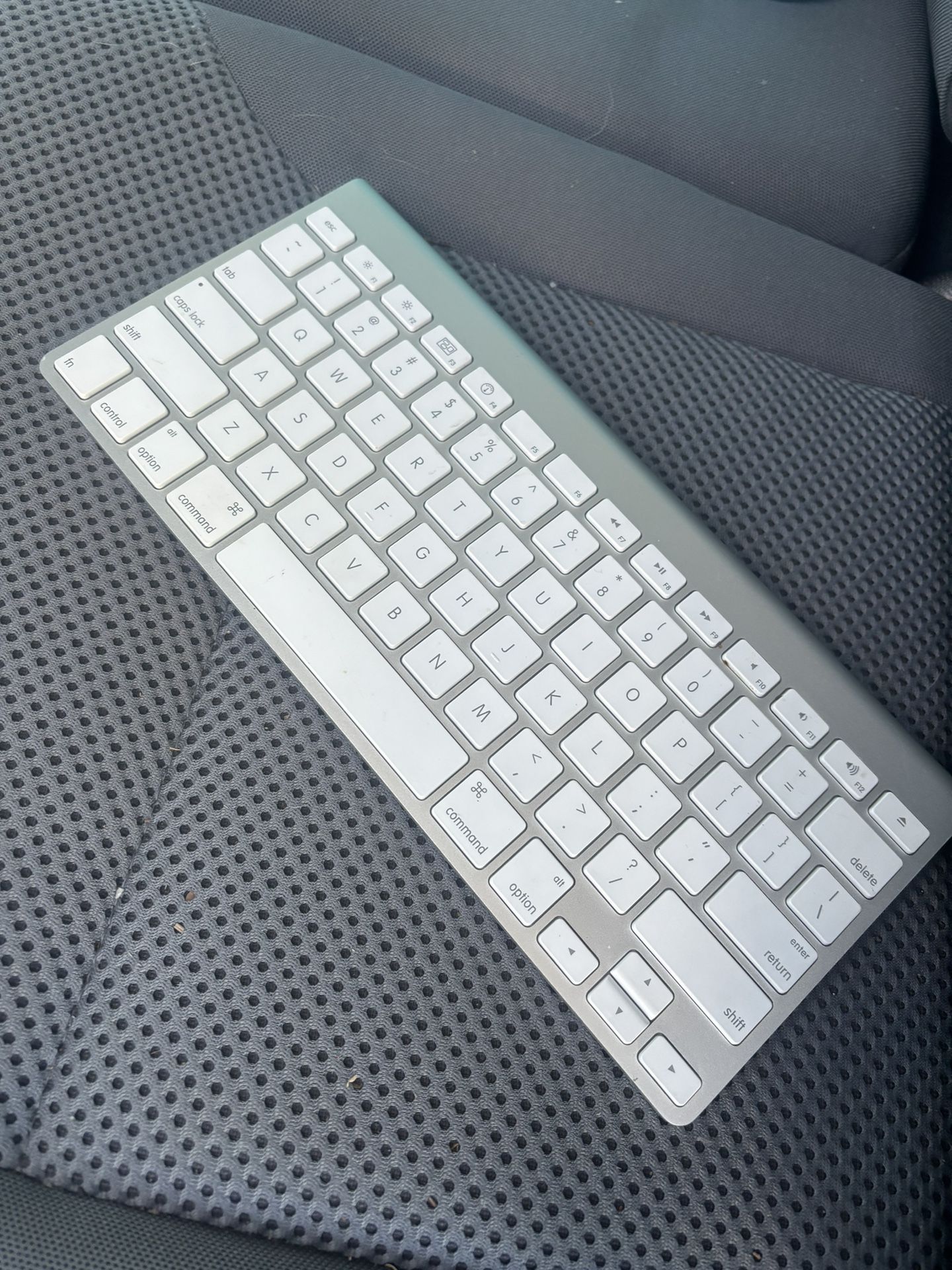 Apple OEM Bluetooth Keyboard