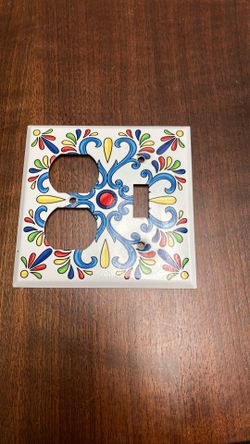 Dual decorative walls switch plate cover