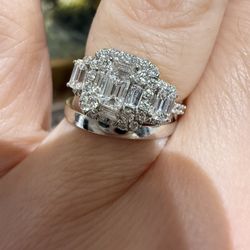 14K Gold Natural Diamonds Gorgeous Ring