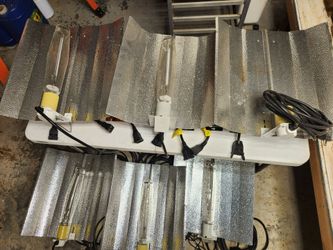Grow lights ballasts and hoods