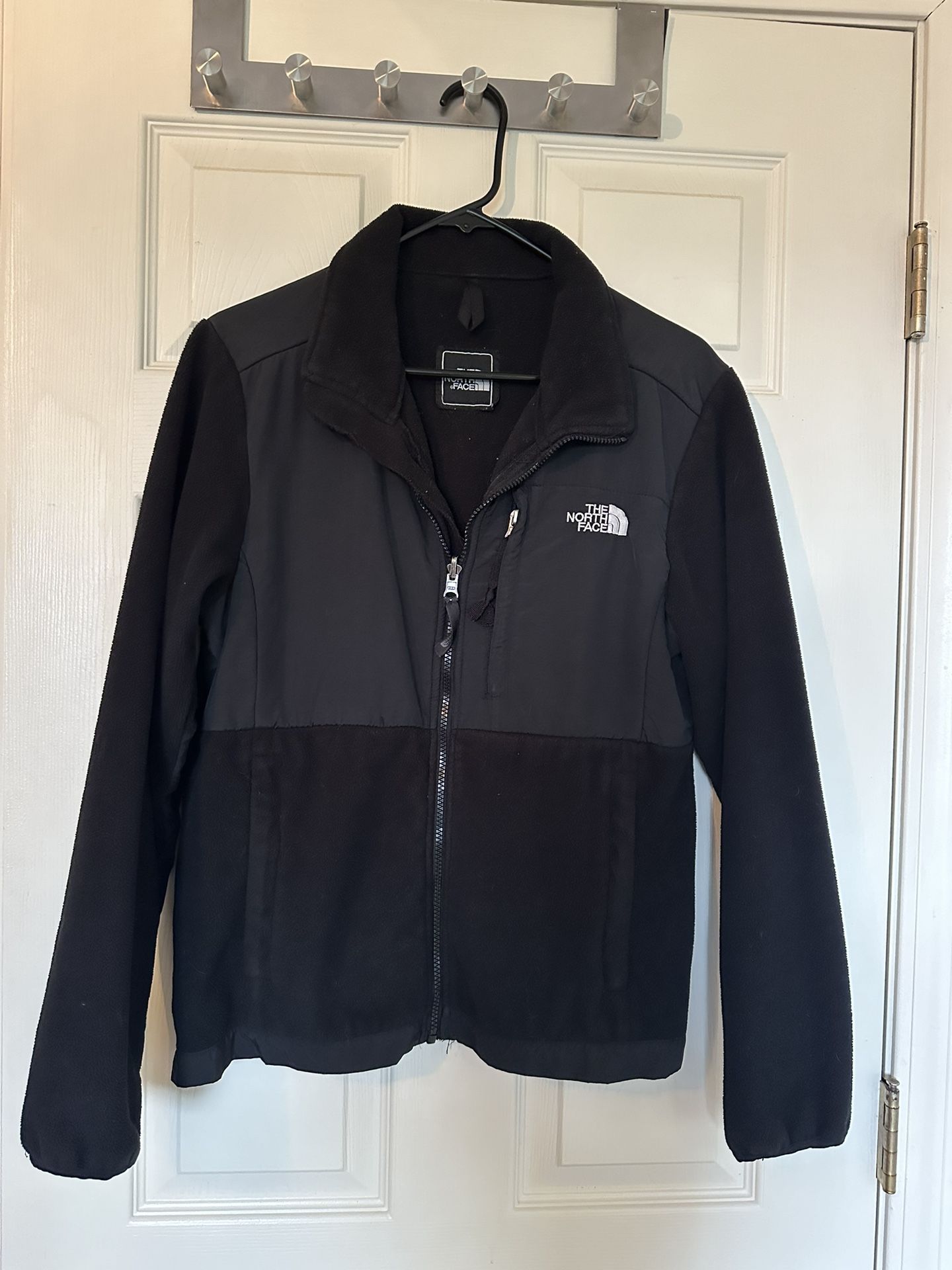 Women’s North Face Black Denali Jacket Size Medium