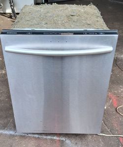 Very Nice! Samsung Under-The-Counter Entirely Stainless Steel Dishwasher!