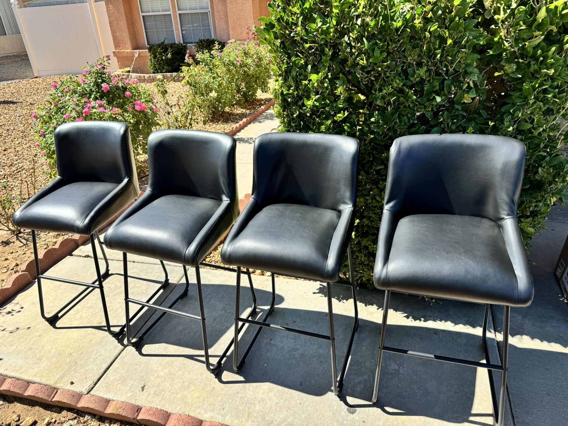 Barstool 26 Inch Set Of 4 For 100$ Brand New