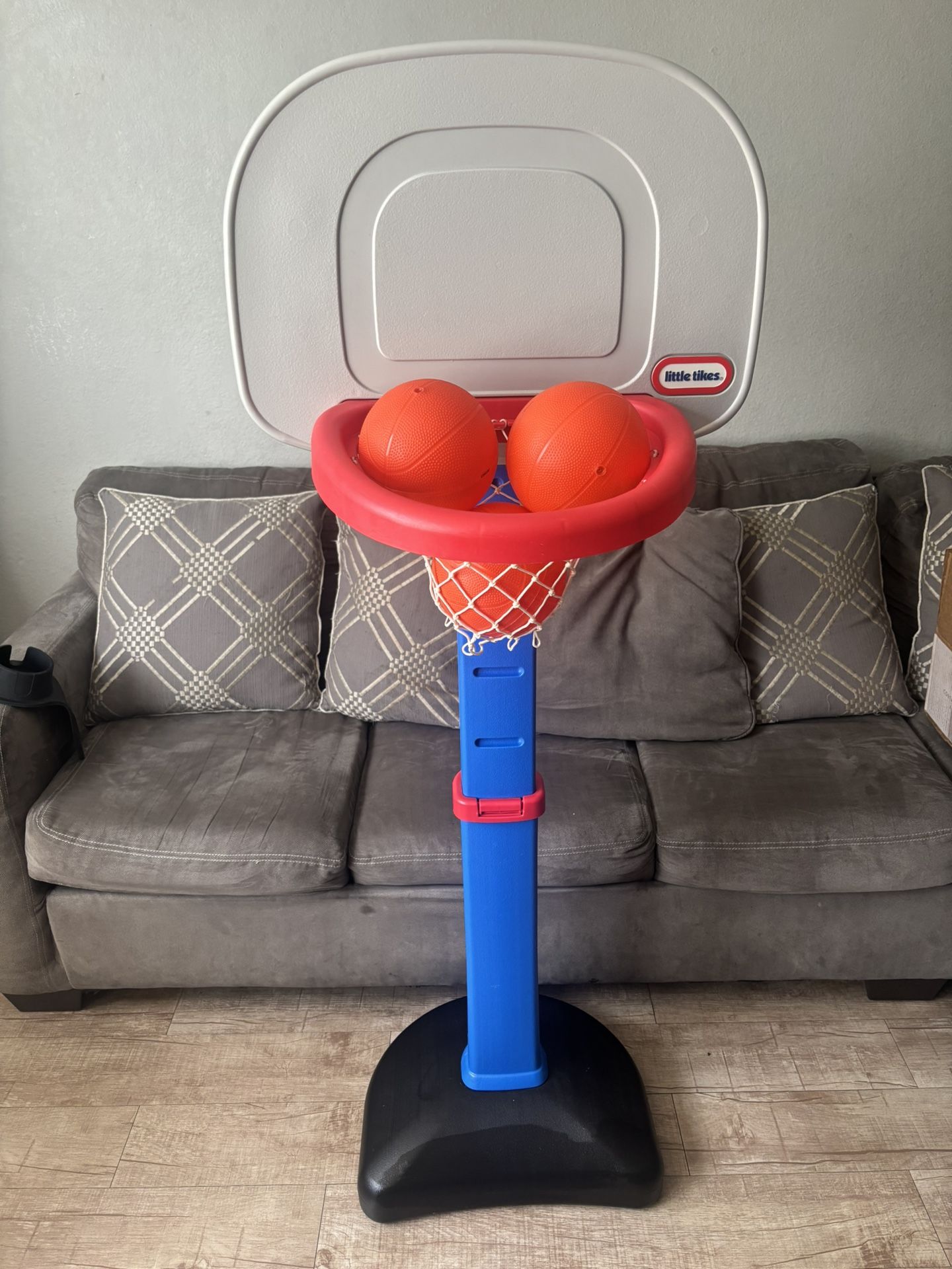 Little Tikes TotSports Easy Score Basketball Set