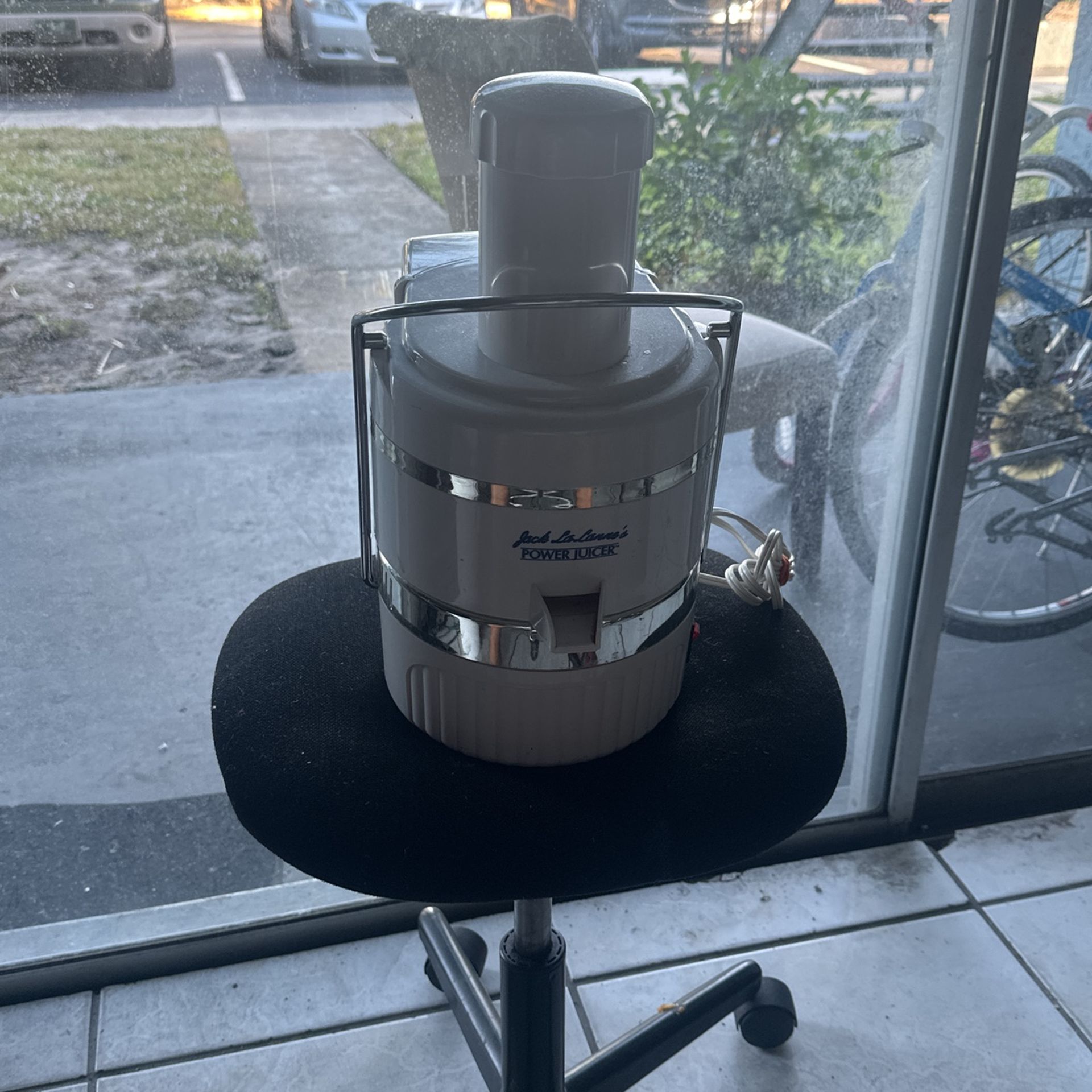 One Juice Maker  Jack La Mone Neat Pice 