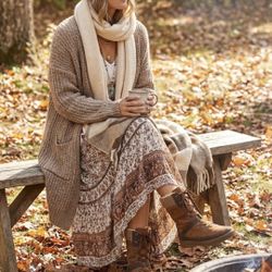 Womens BEARPAW  Winter Boots Size 9 Like New Condition 