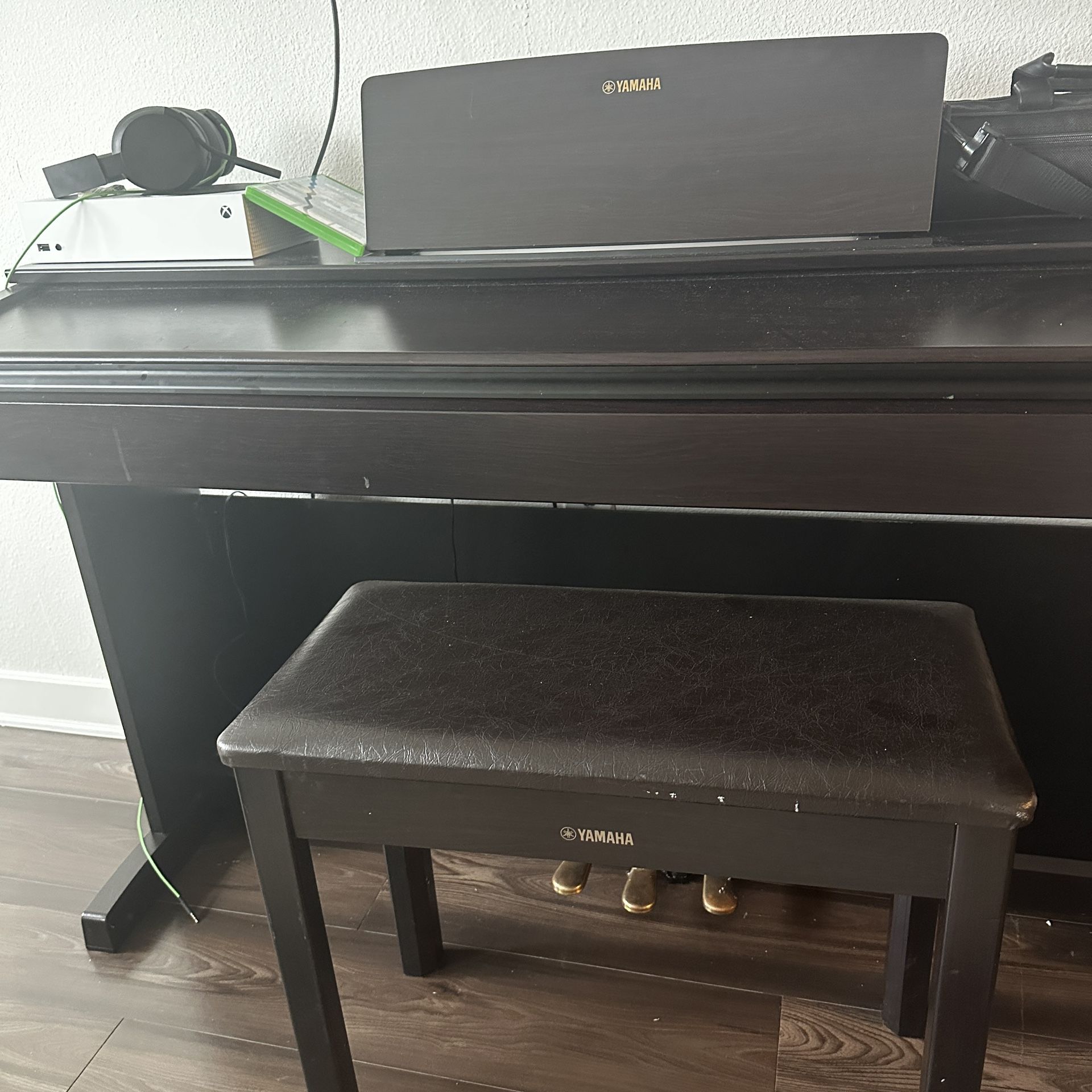 Yamaha piano almost new 