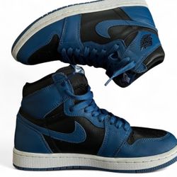 Air Jordan 1 Mid Royal