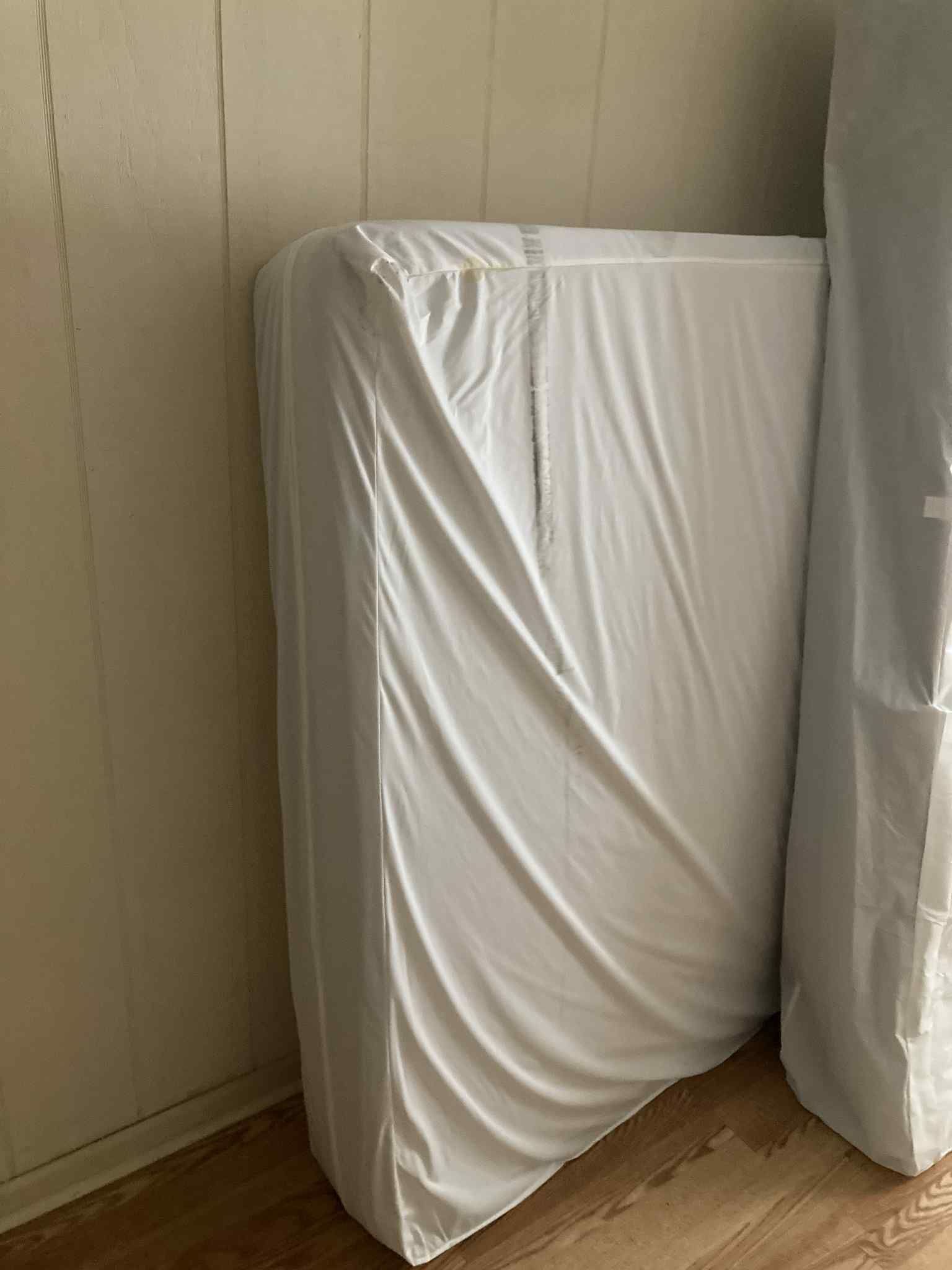 Memory Foam/Hybrid Mattress And Box Spring