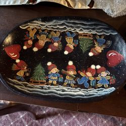 Festive Wood Tray With Children And Winter Scene Design 