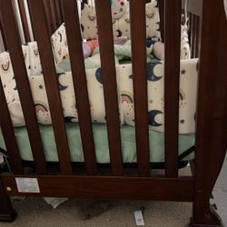 🍼 Like-New Baby Crib Set + Mattress + Bedding Included – Ready to Use!