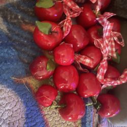 apples For Your Christmas Tree Or Anyway You Wish To Use Them$2. Pick Up Only.