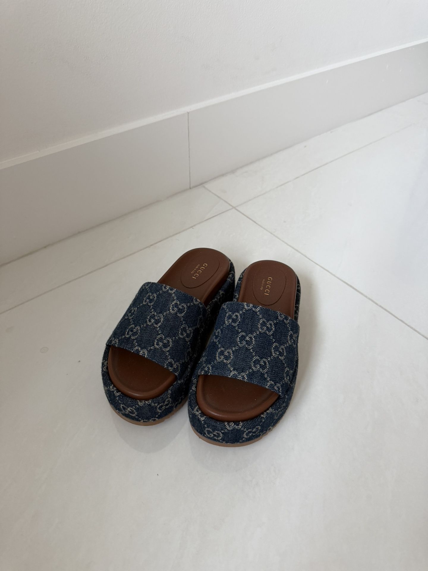 Gucci Women’s Platform Sandals 5.5