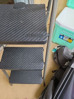 3- STEP HEAVY DUTY COSCO LADDER