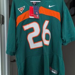 5 NFL And 1 College Jersey. NFL Are Used And College One Is Brand New. Asking 