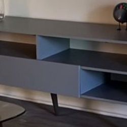 Mesa Moderna Minimalista – Versátil y Funcional 🤍