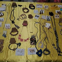 Assortments If New Custome Jewelry 