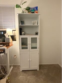 White Caninet