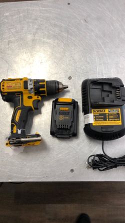 1003 Dewalt DCD790 1/2” 20v Brushless XR Drill W/ 1.5 AH Battery & Charger 577460