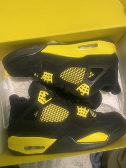 Air Jordan 4 “Thunder”