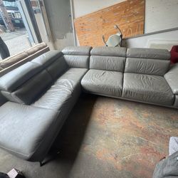 Leather Sectional Couch (WE DELIVER)