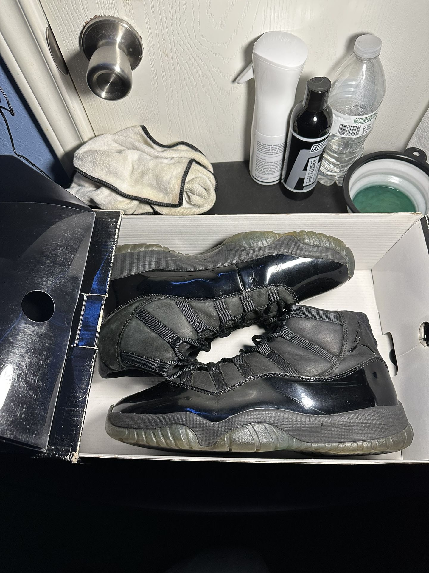 Air Jordan 11 “Cap And Gown” Size 10 With Box !!!!