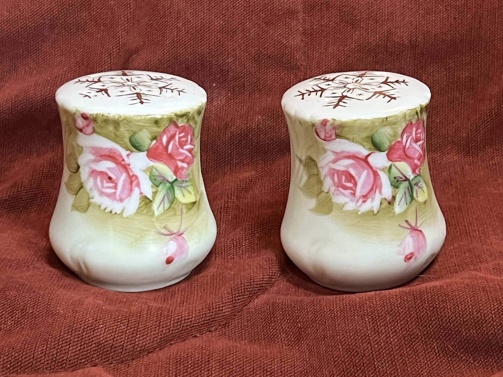 Lefton china green heritage rose handpainted salt and pepper shakers