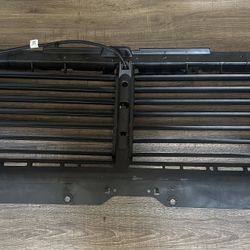 Shutter - 2025 Cadillac Escalade GM ((contact info removed)8) 