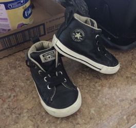 High top kids converse size 6