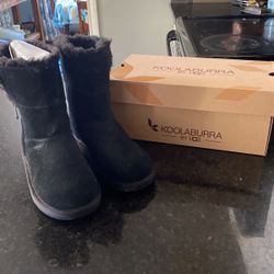 UGG Kookaburra For Children Boy Or A Girl