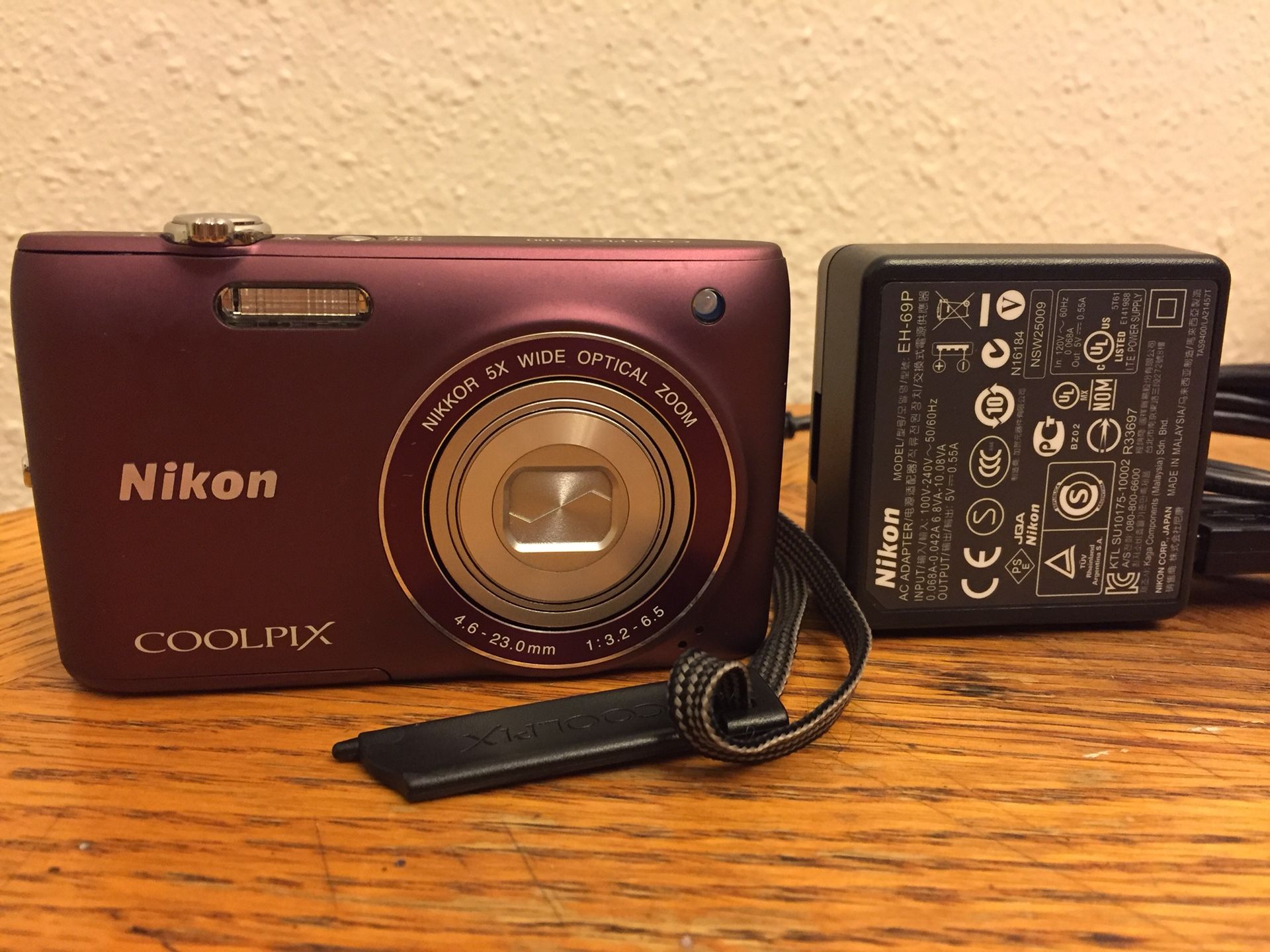 Nikon CoolPix S1400 With A Charger