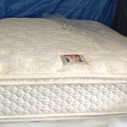 Queen Size Mattress (Colchón Queen Size)