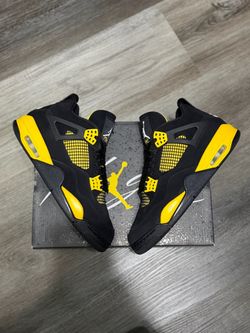2023 Air Jordan 4 Retro Thunder