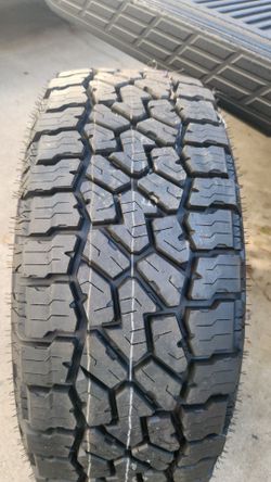 Falken Wildpeak AT4 285/70/17 all Terrain tire