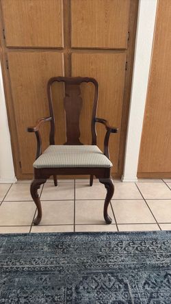 SILLA  DE  MADERA  A   $50.00