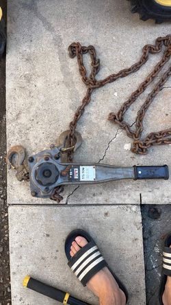 Chain puller