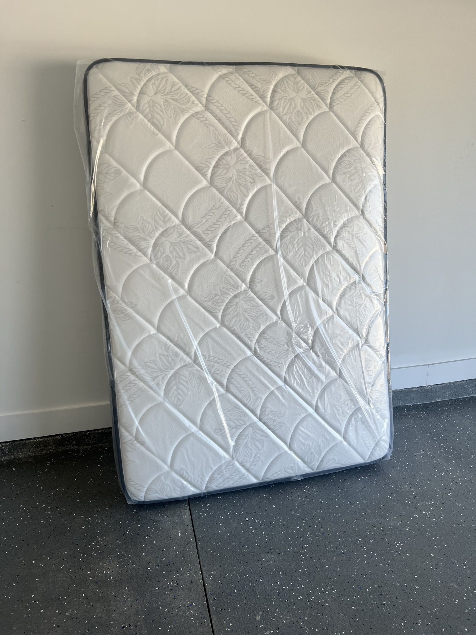   Mattresses: twin, full , queen regular ,  Colchon Nuevo Colchones plush or pillow top available cama bed mattress 