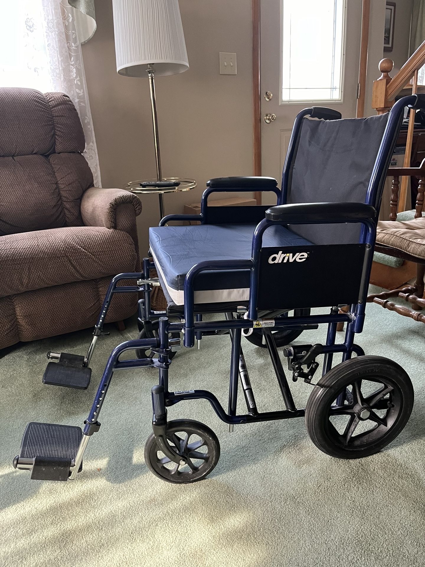 Heavy Duty Wide transport Chair