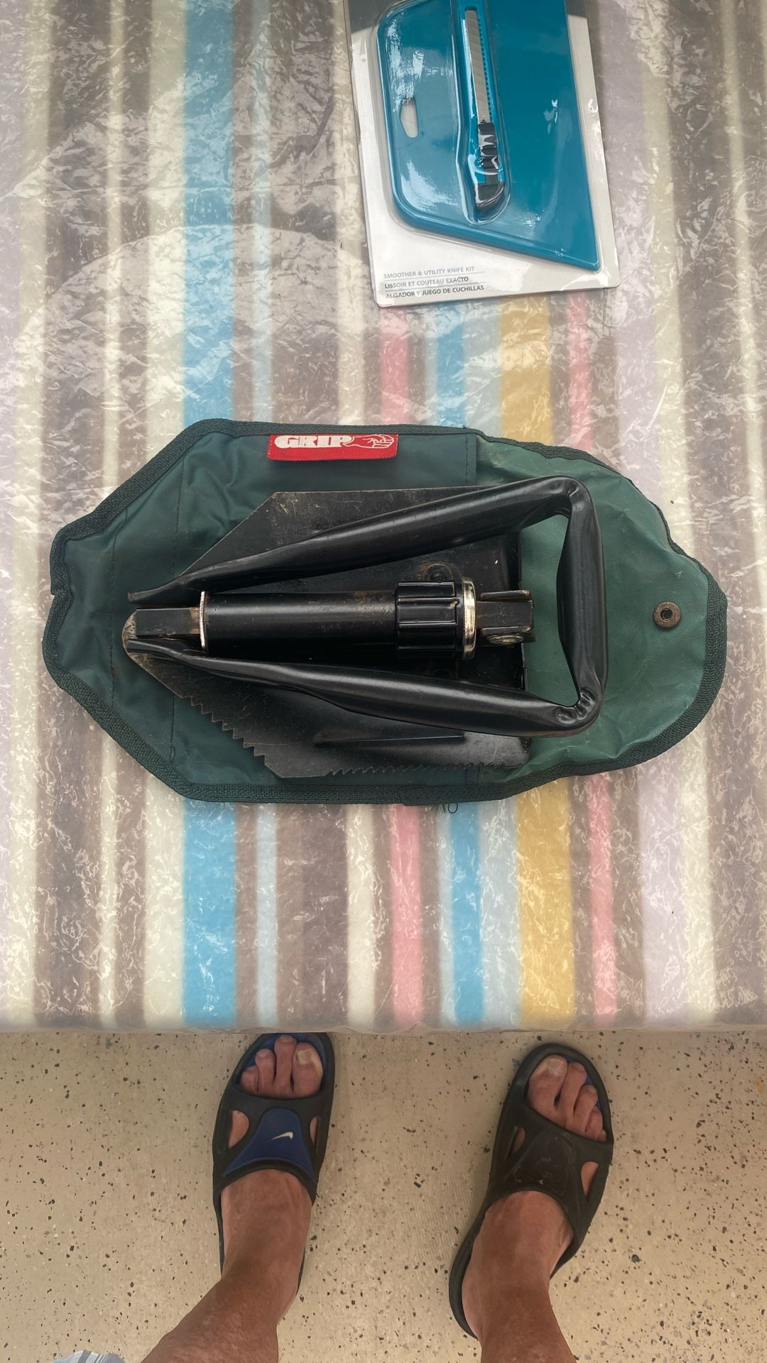 #49 GRIP GRAND RAPIDS IND. Tri-fold Military Style Utility Camping Shovel