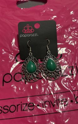 Paparazzi Silver With Green Teardrop Stone Metal