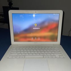 Apple 2010 LapTop For Sale Works Fine Available 
