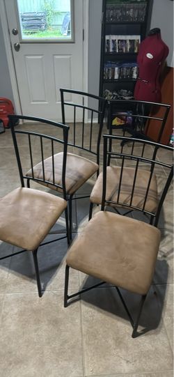 Set of 4 dining room chairs 77407