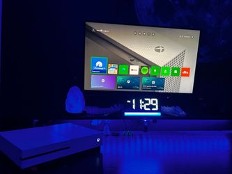 Xbox One S (NO controller)